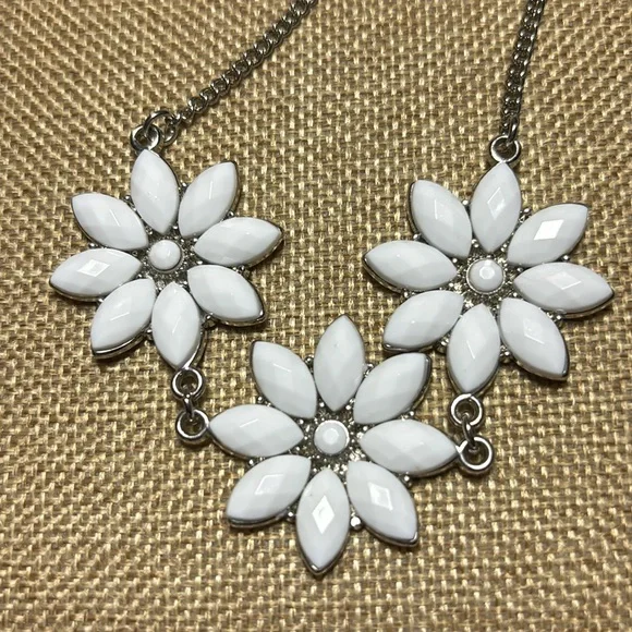 Necklace Combo Silver White Floral 22” and Delicate Floating Iridescent Bead 18” - Picture 7 of 14